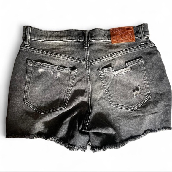Lucky Brand Gray Leopard Graphic Jean Shorts - Picture 6 of 8